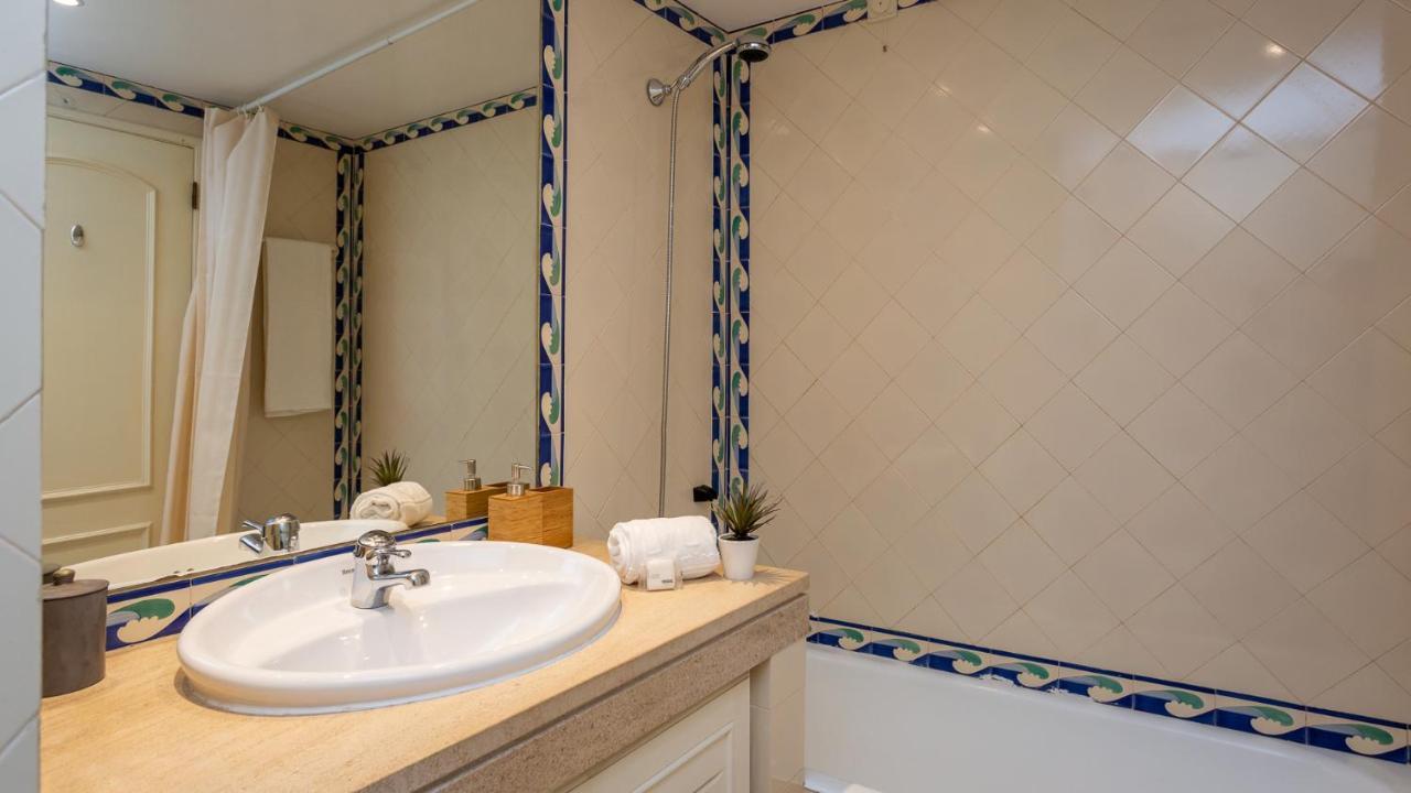 Marina 2Bdr Apartment With Balcony & Pool - 5Min From Beach By Lovelystay クアルテイラ エクステリア 写真